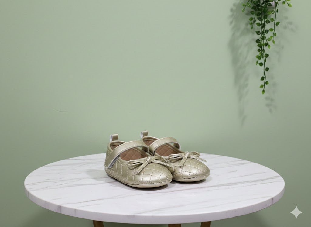 Girls pre-walker crossbow shoes - (Golden Brown)